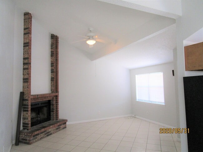 Photo - 11382 Lake Erie Dr