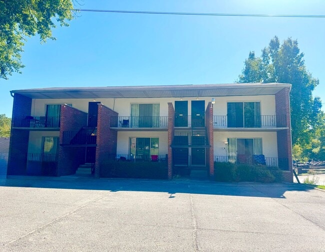 Building Photo - 18 Old St Marys Pike Unit 103