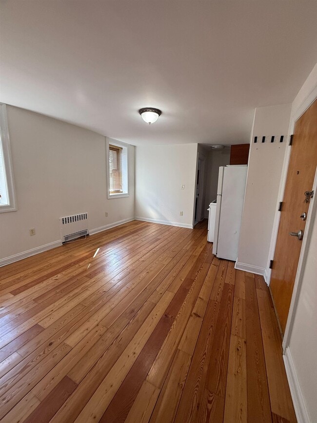 Photo - 800 Bloomfield St