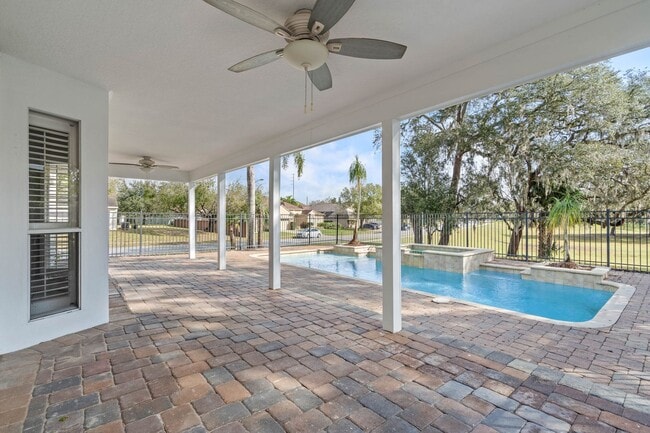 Photo - HUNTINGTON POINTE - 4 bd • 2.5 ba • 2,142 ...