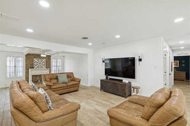 Photo - 724 Edgehill Dr