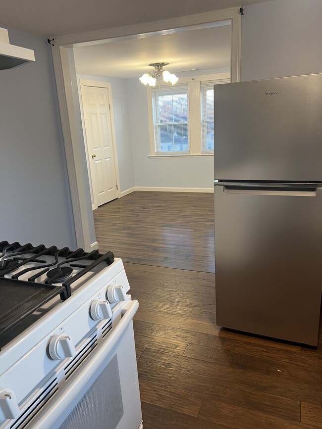 Photo - 52 Essex St Unit 52 Essex st Apt 3