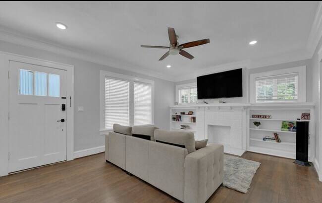 Photo - 1667 Sylvan Rd SW