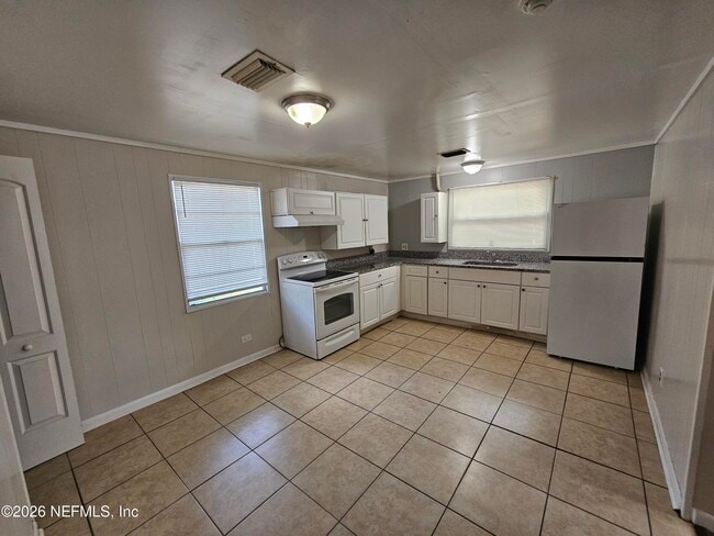 Photo - 9042 7th Ave