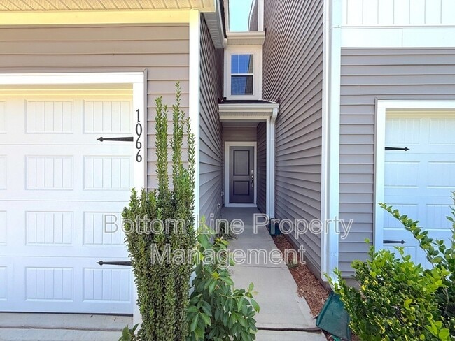Photo - 1066 Plumcrest Dr