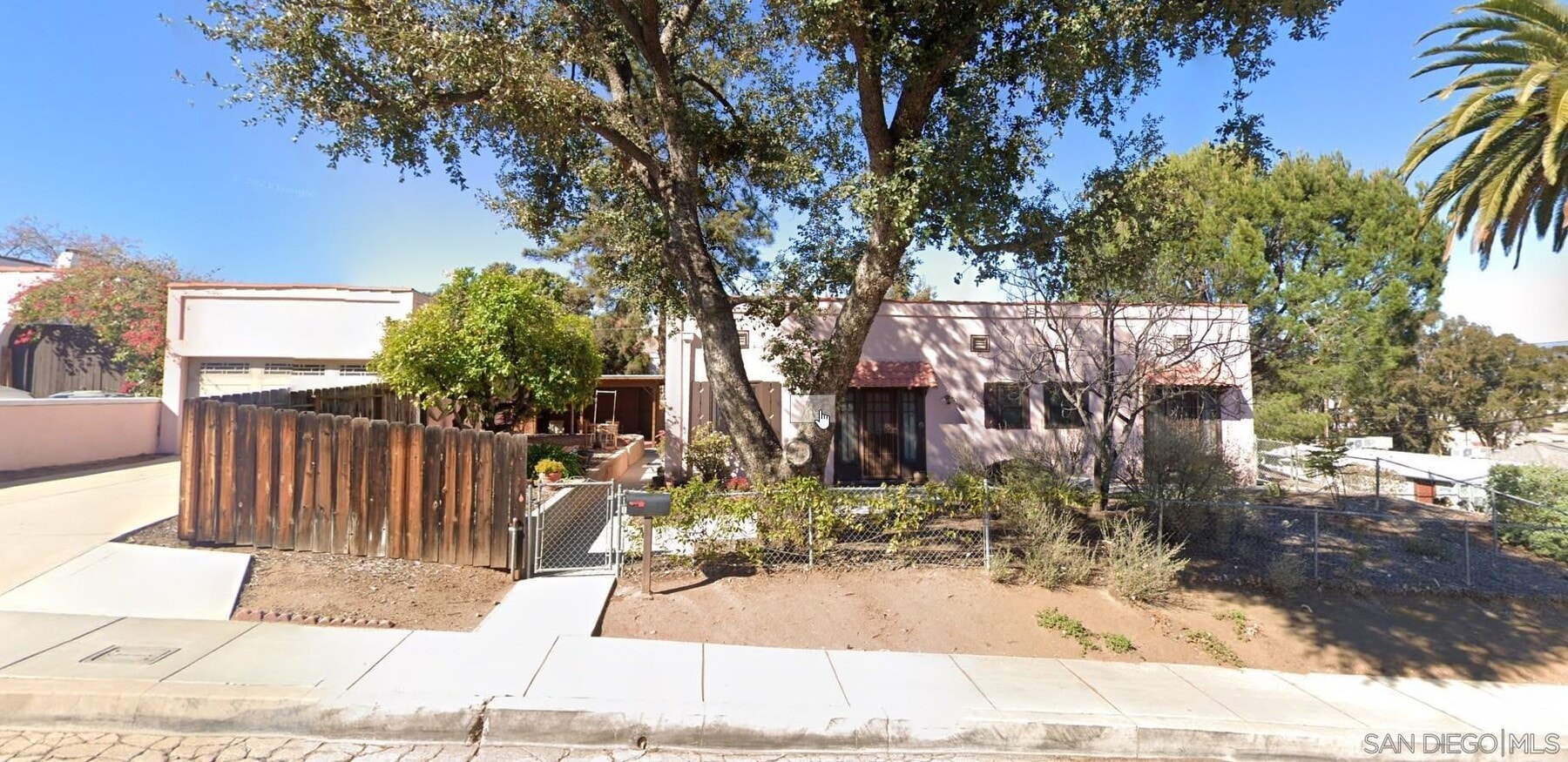 Photo - 145 S Grape St Casa