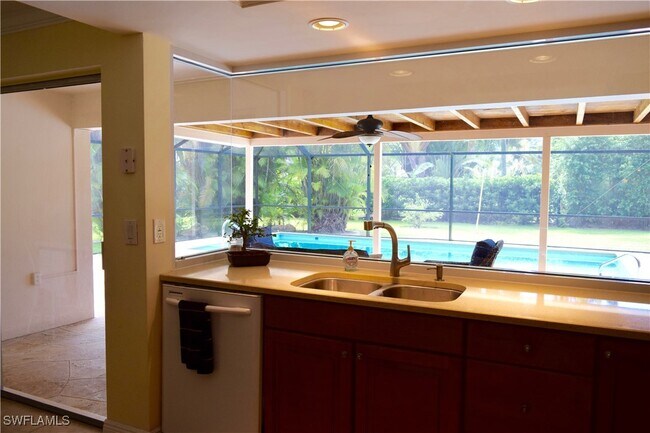 Photo - 1927 Crayton Rd