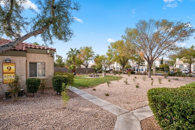 Photo - "Chic 3-Bed Townhouse with Granite Countertops on West Flamingo Road, Las Vegas!" Unit 1053