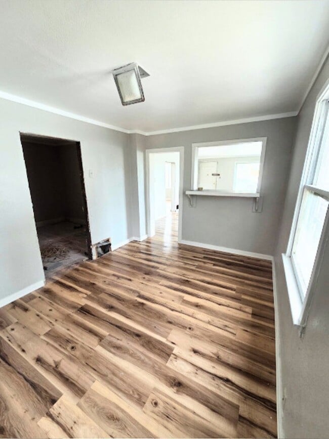 Photo - 928 Box Elder St