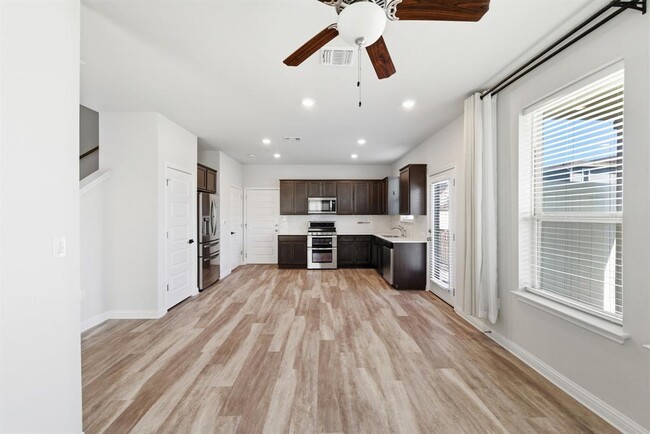 Photo - 7917 Mellencamp Dr