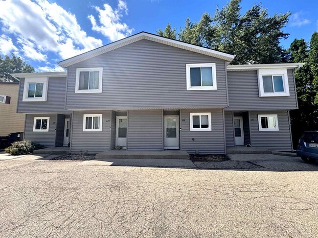 Building Photo - 220 Swanton Rd Rental