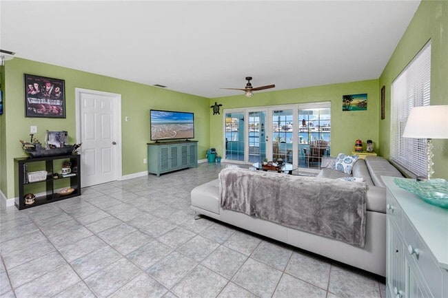 Photo - 11215 3rd St E