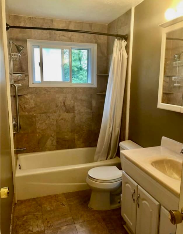 Photo - 7776 Thompson Rd Unit Upper ONLY