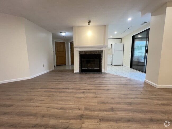 Building Photo - 295 W Wyoming Ave Unit 9C Rental