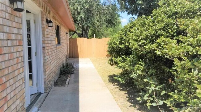 Photo - 6 Rose Ellen Dr