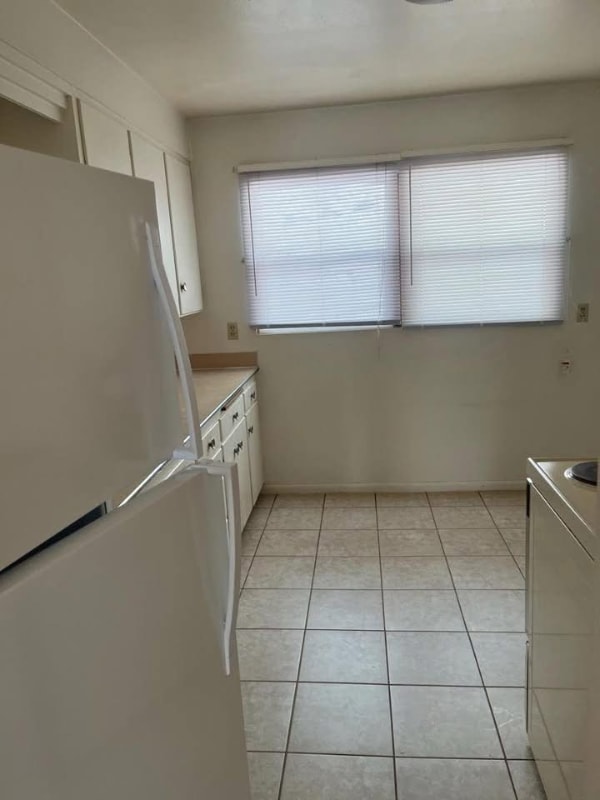 Photo - 707 12th St W Unit B