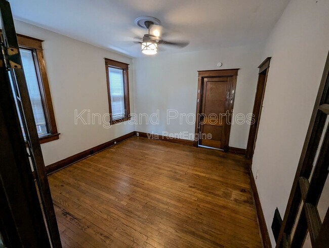 4725 Ray Ave Unit 1