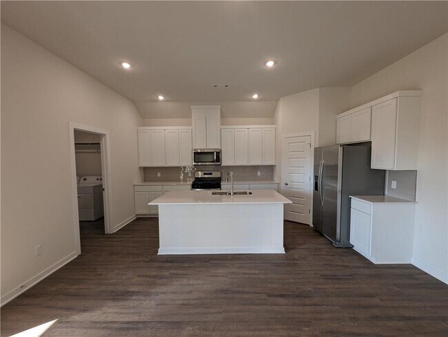 Photo - 385 W Branta St