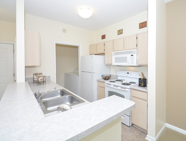 Fully-Equipped Kitchen - Quail Hollow at the Lakes Apartments