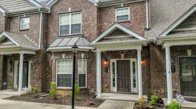 Building Photo - Spacious Townhome in Siegel School Zone – 2 Private Suites & Open Floor Plan!