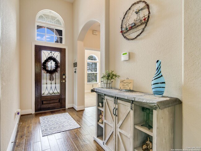 Photo - 5431 Saffron Rose