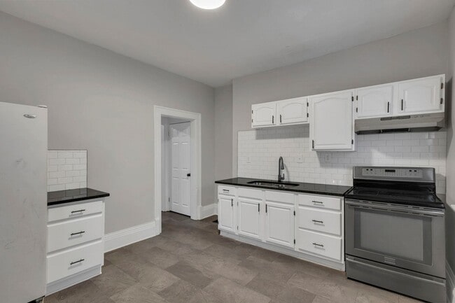 Building Photo - 293-295 Woodrow Ave Unit 293