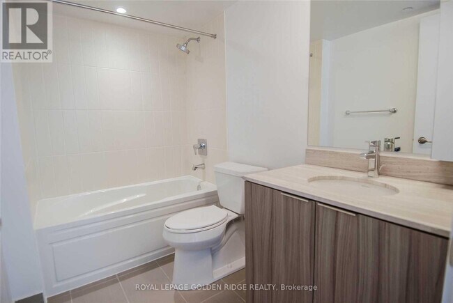 Photo - 955 Bay St. Unité 1008