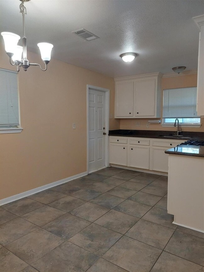 Photo - 1401 Glenmore Dr