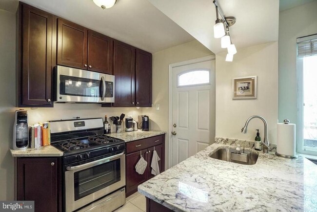 Photo - 230 Evans Ln
