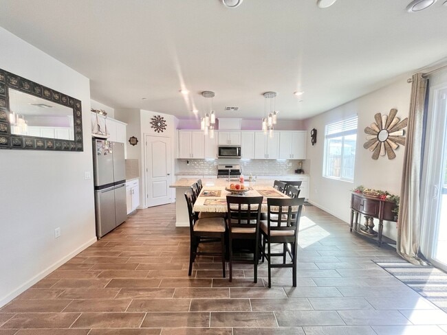 Photo - Stunning 5-bedroom, 3-bathroom residence with Solar!