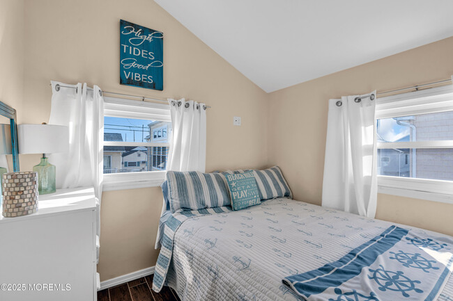 Photo - 112 W Tide Way House