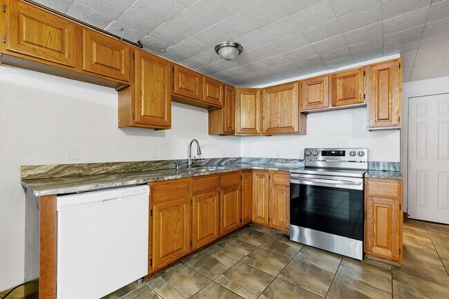 1605 Marshall Ave