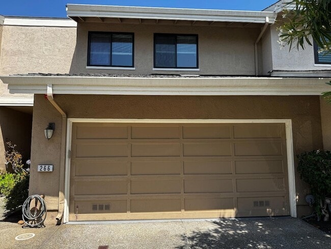 Building Photo - 266 Bonita Ln