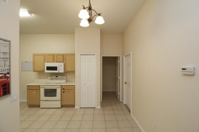 Photo - 885 Tavernier Cir NE