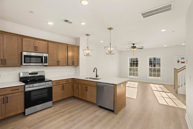 Building Photo - 505 Tappan Private Ln