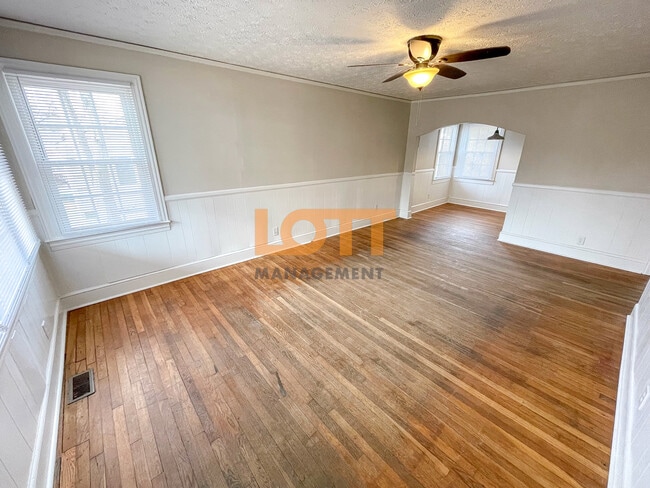 Photo - 206 Wilbanks St