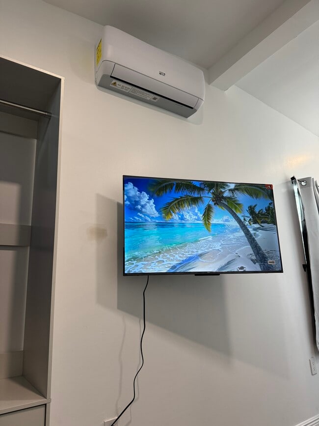 Photo - 4170 NE 15th Ave Unit 3