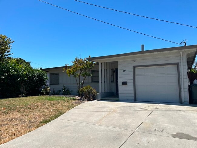 Photo - 589 Manzanita Ave