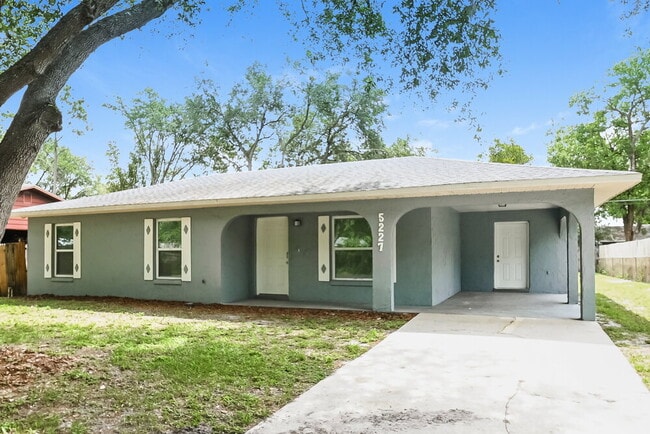 Photo - 5227 Grace St E