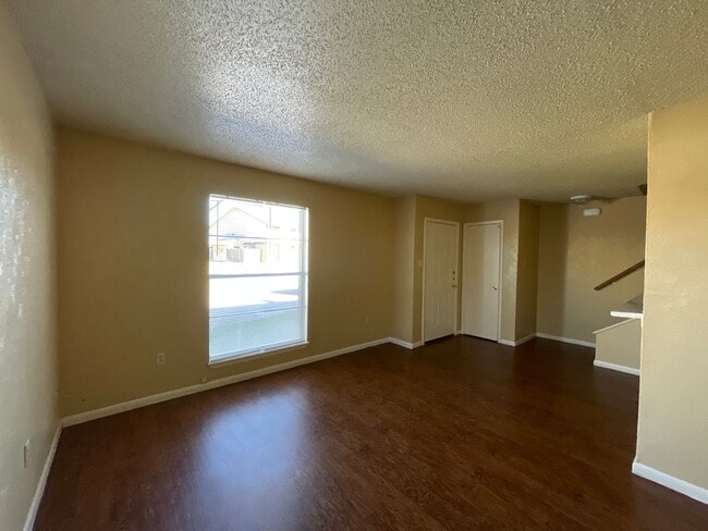4503 Hunt Cir Unit D