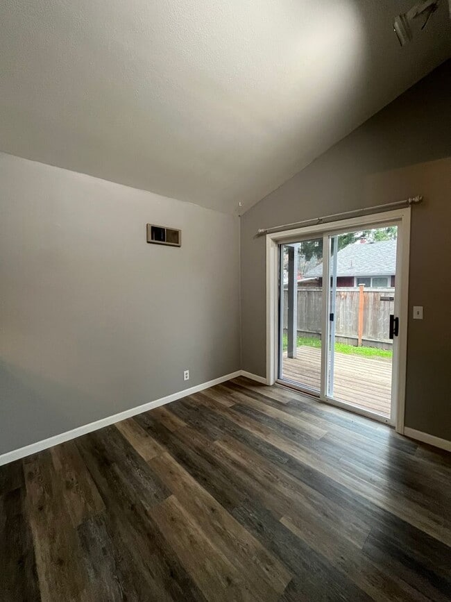 Photo - 2-Bedroom 1 1/2-Bathroom townhouse style d...