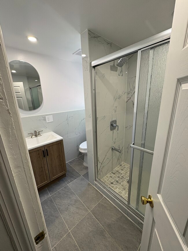 Photo - 2814 Weeks Ave Unidad 1