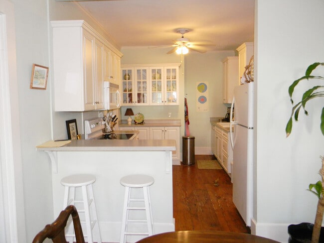 Photo - ARDSLEY PARK COTTAGE NEAR MCCAULEY PARK