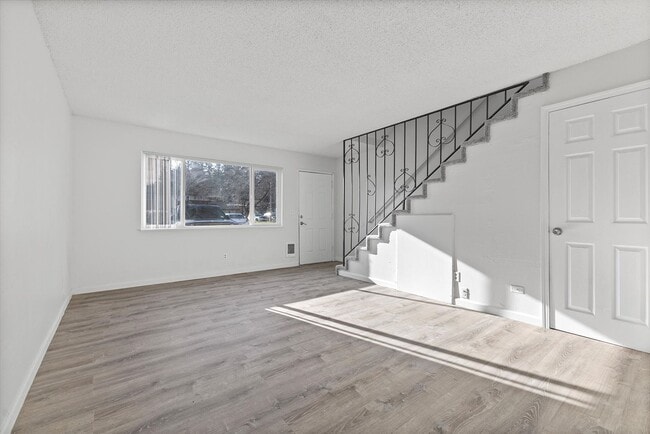 Photo - Raintree Apartments