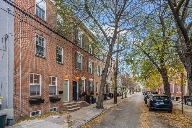 Photo - 1922 Montrose St