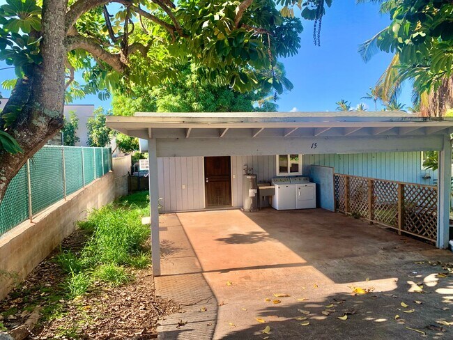 Building Photo - 3 Bedroom / 1 Bath House in Paia town! Walking distance from the beach!