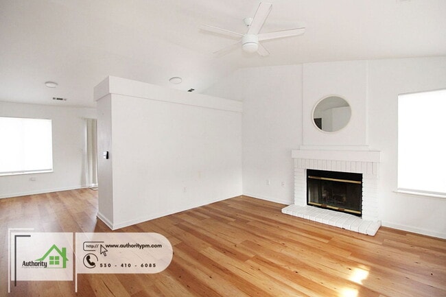 Photo - 752 Lotus Ct