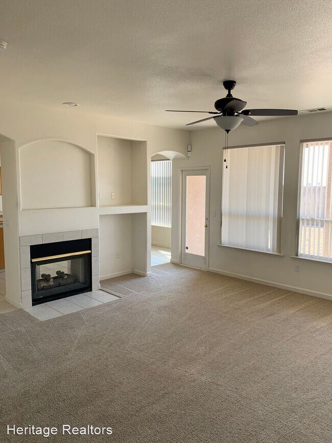 Photo - 3 br, 2 bath House - 551 Blue Jay Ave