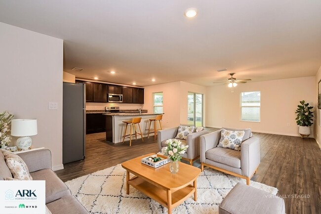 Photo - 852 Youngreen Dr