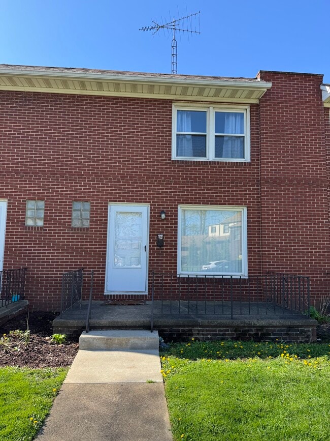 Photo - 124 Spangler Rd NE